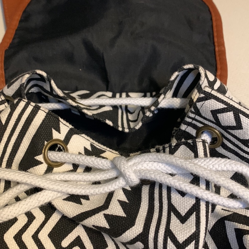 Tribal Print Drawstring Backpack - Picture 3 of 9
